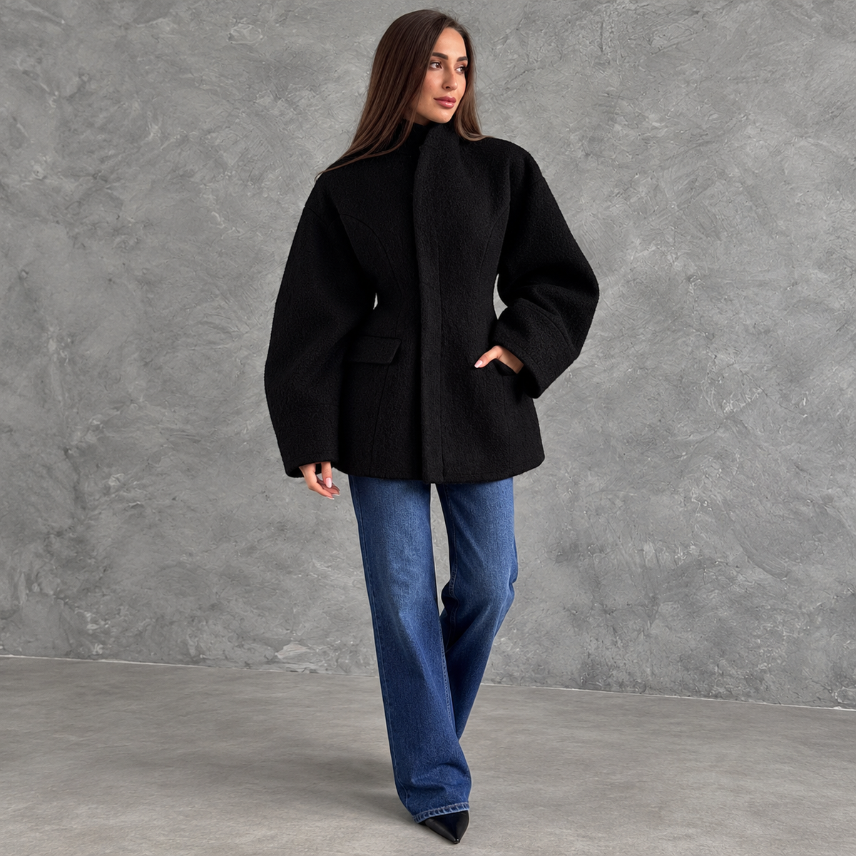 Manteau Écrin d’Hiver – Élégance Sculpturale