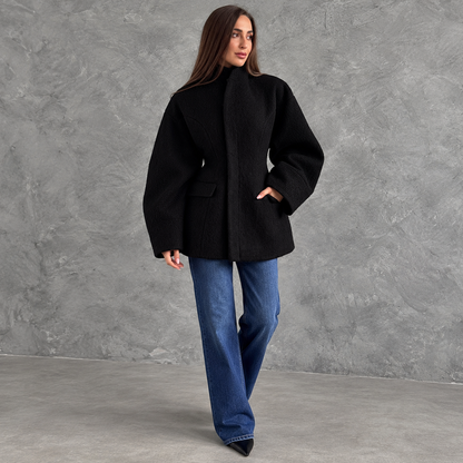 Manteau Écrin d’Hiver – Élégance Sculpturale