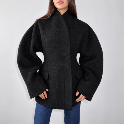 Manteau Écrin d’Hiver – Élégance Sculpturale