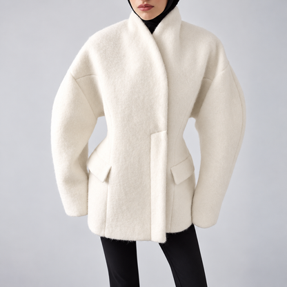 Manteau Écrin d’Hiver – Élégance Sculpturale